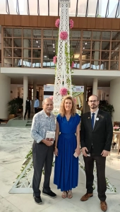 Estelle David, Vianney Meynier and the replica of Eiffel Tower